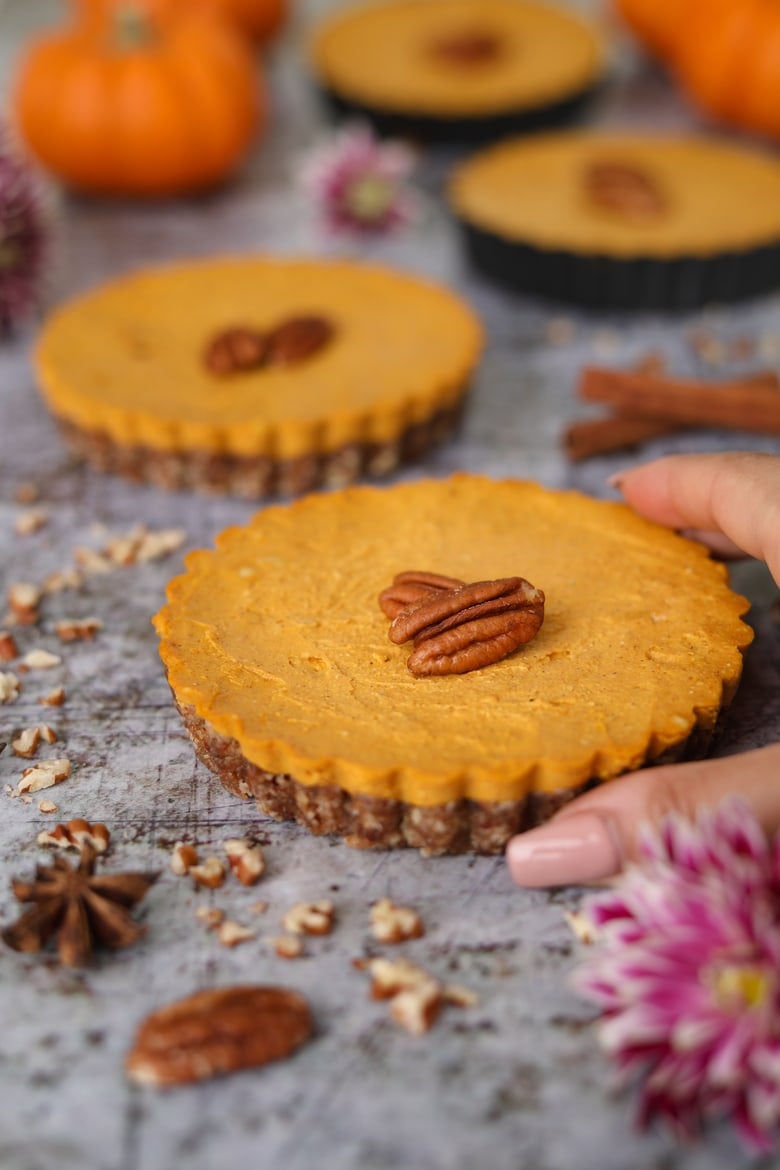 Homemade Pumpkin Pies Easy and Healthy Recipes Desilicious RD