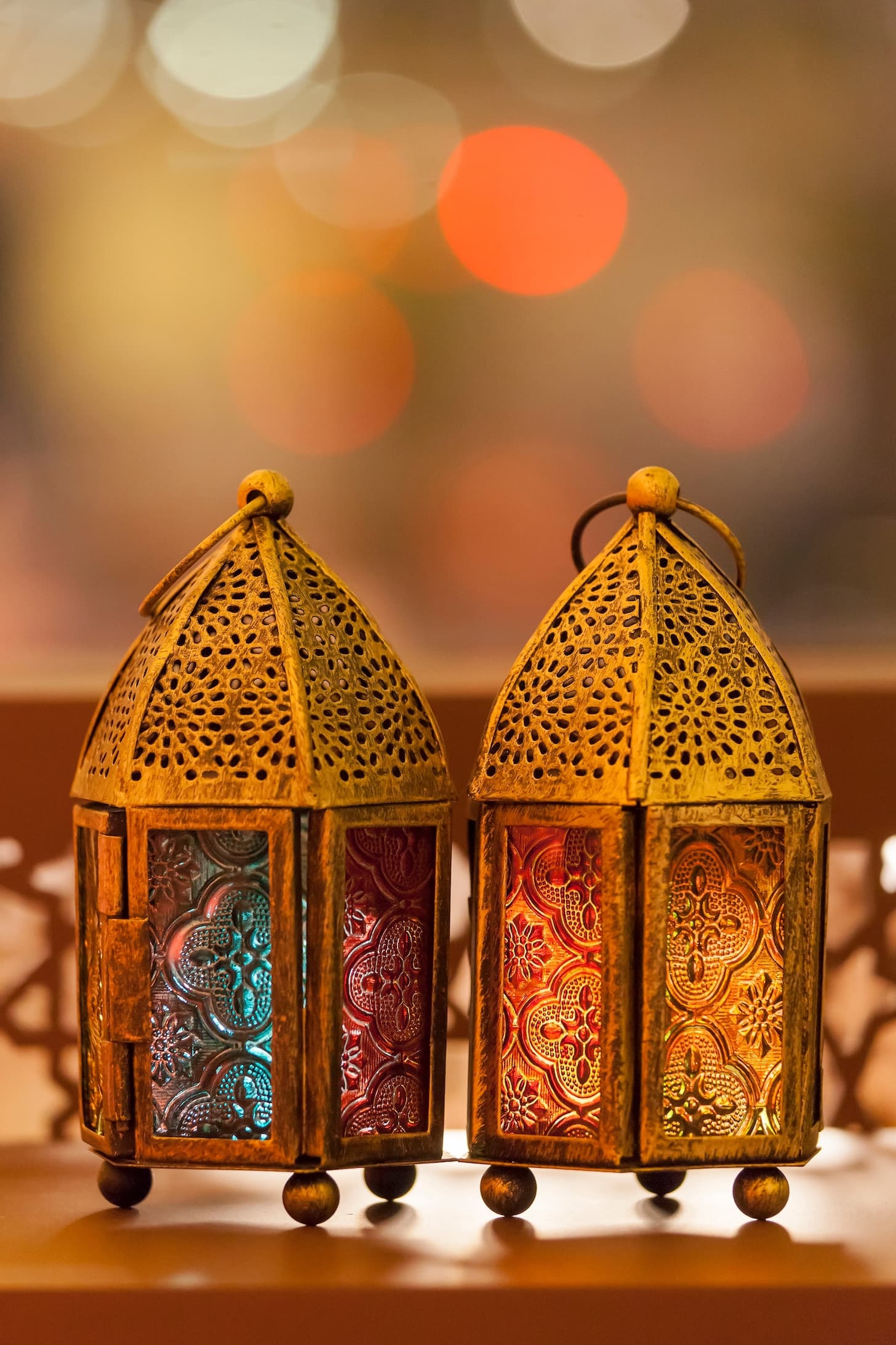 2 Arabic golden lanterns