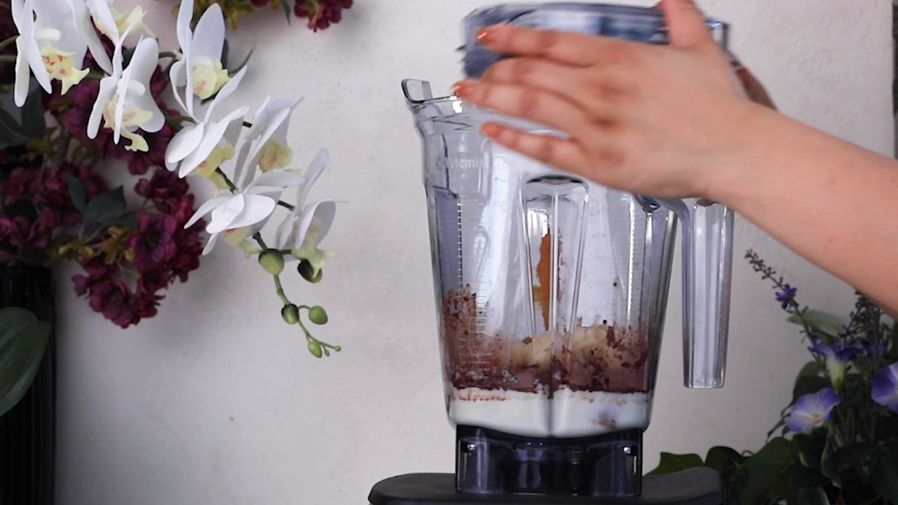 Blender Bomb Smoothie Recipe Highlight: Chocolate Cravings Smoothie —  FEEDIN MY SOUL