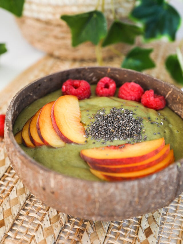 5 Minute Green Smoothie With Chia Seeds